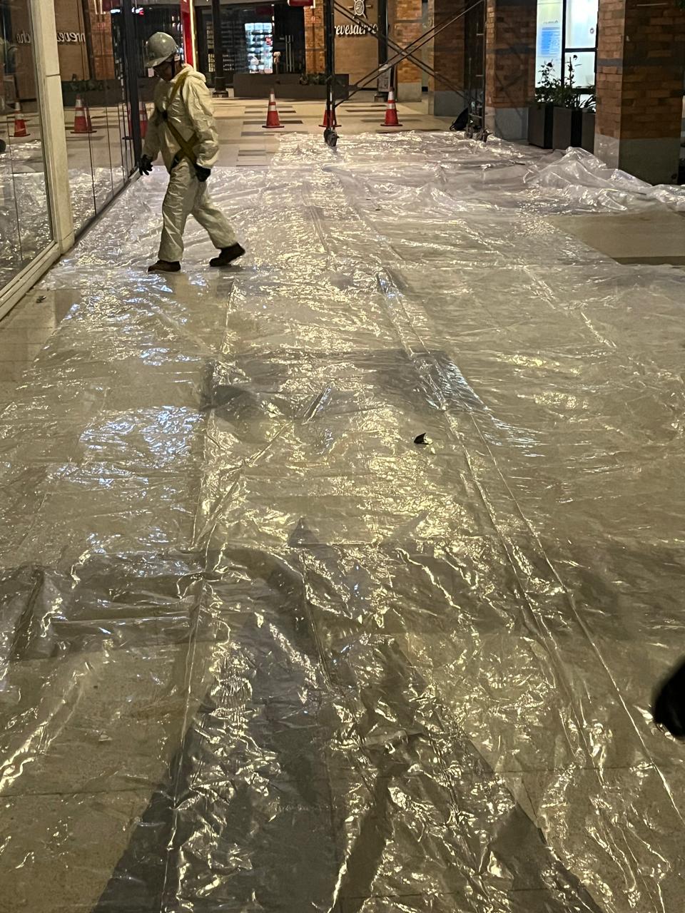 CONSTRUCCIÓN DE LOCALES Y REPARACIONES