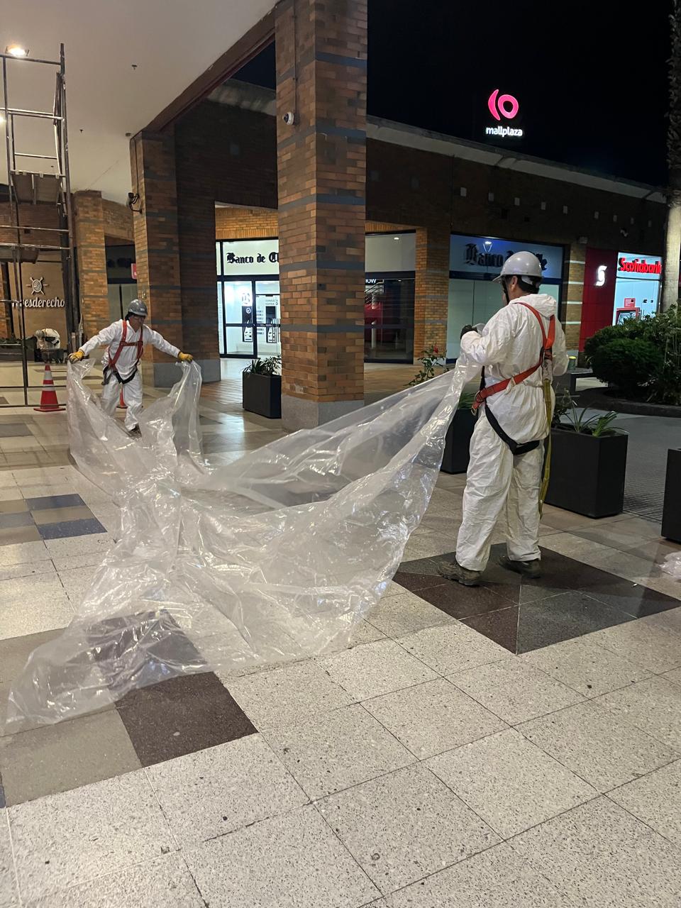 CONSTRUCCIÓN DE LOCALES Y REPARACIONES