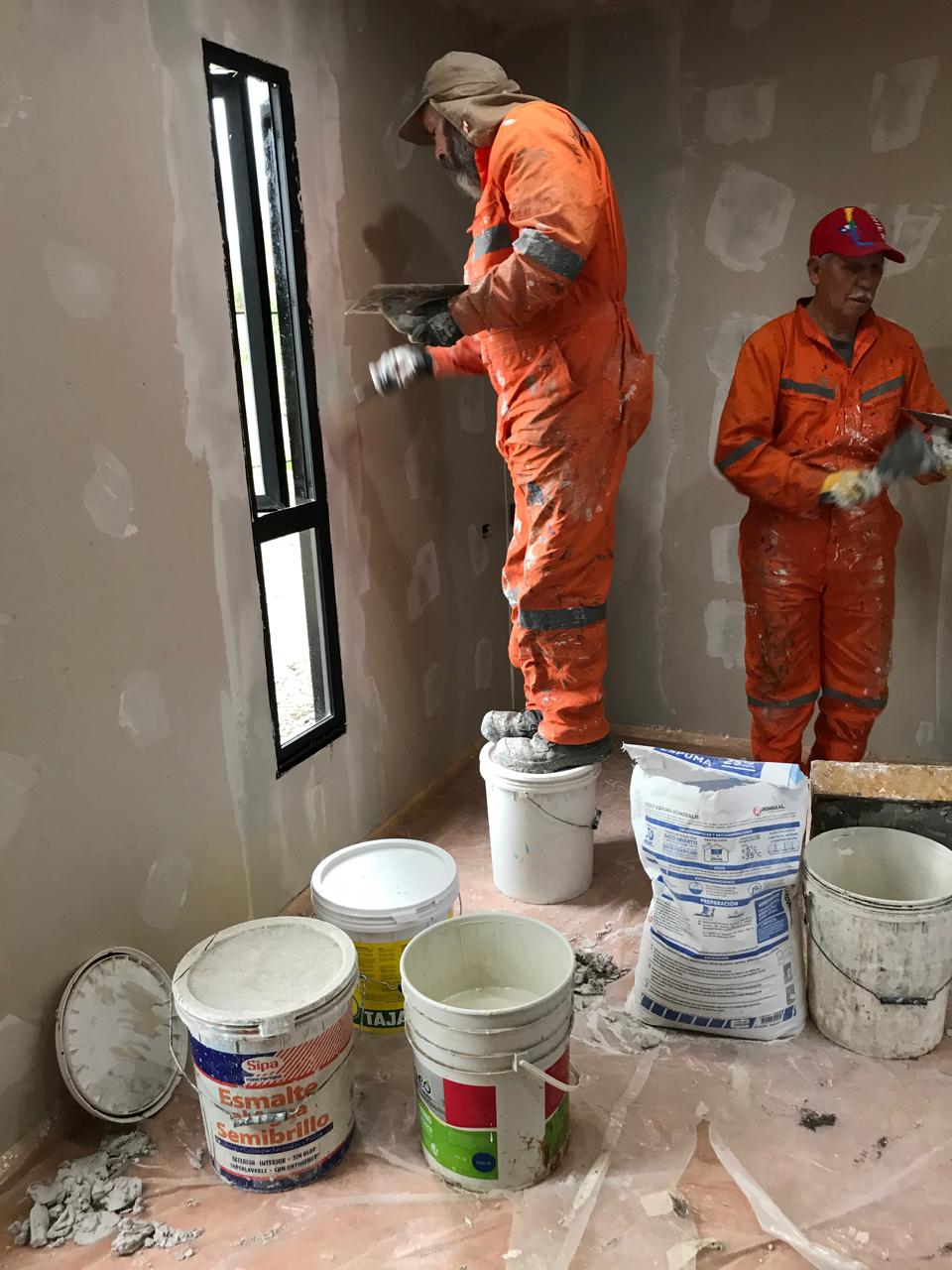 CONSTRUCCIÓN DE LOCALES Y REPARACIONES