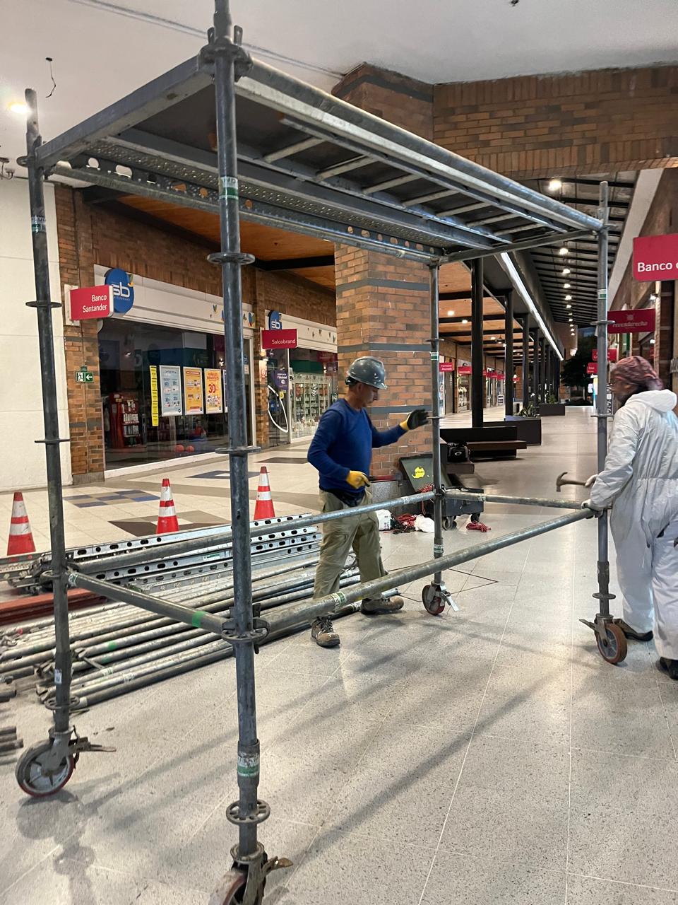 CONSTRUCCIÓN DE LOCALES Y REPARACIONES