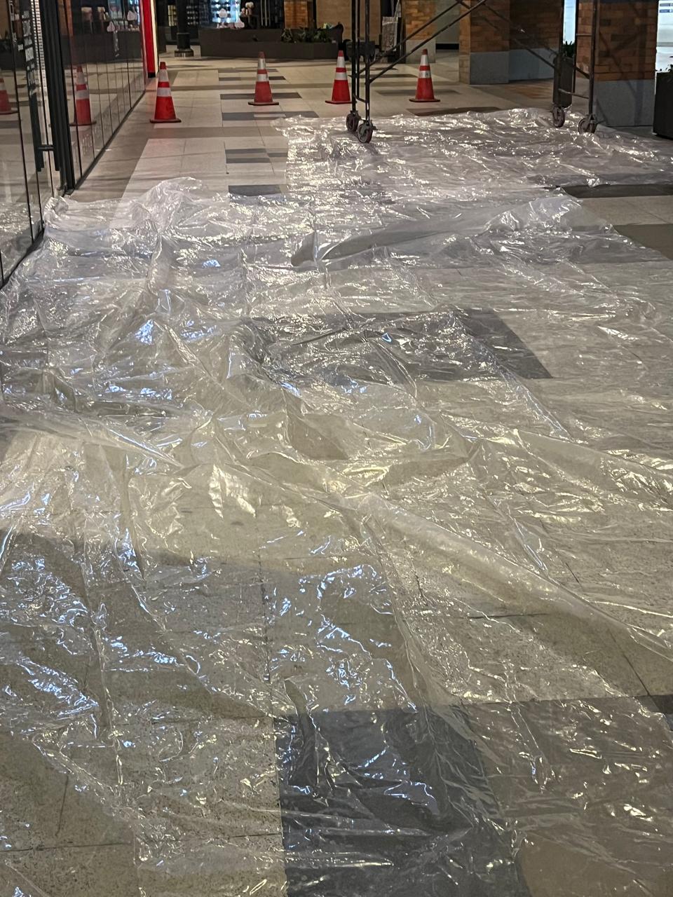 CONSTRUCCIÓN DE LOCALES Y REPARACIONES