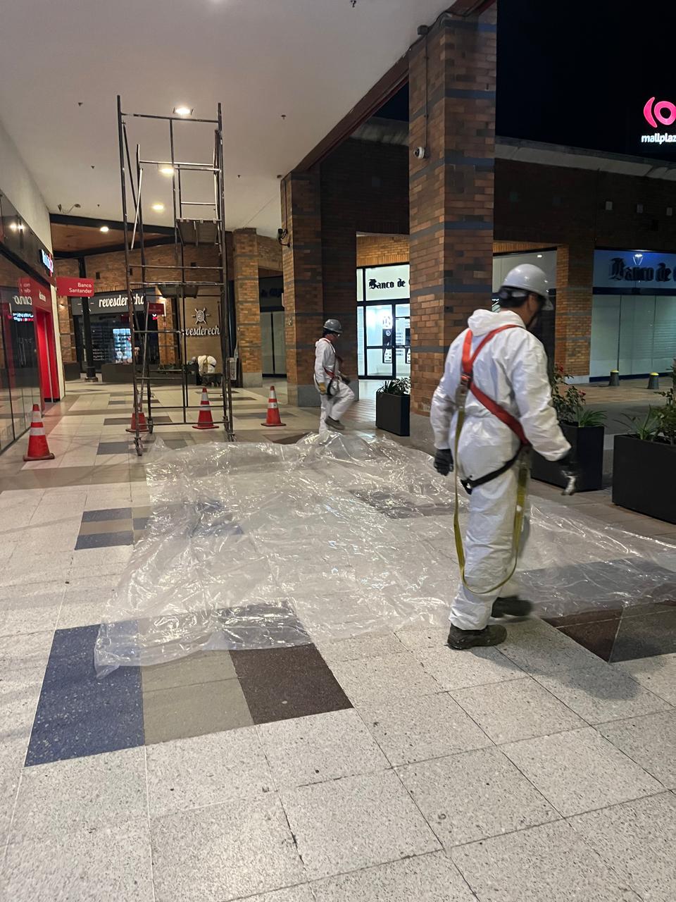 CONSTRUCCIÓN DE LOCALES Y REPARACIONES