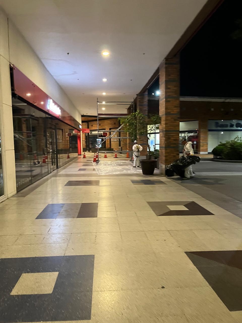 CONSTRUCCIÓN DE LOCALES Y REPARACIONES